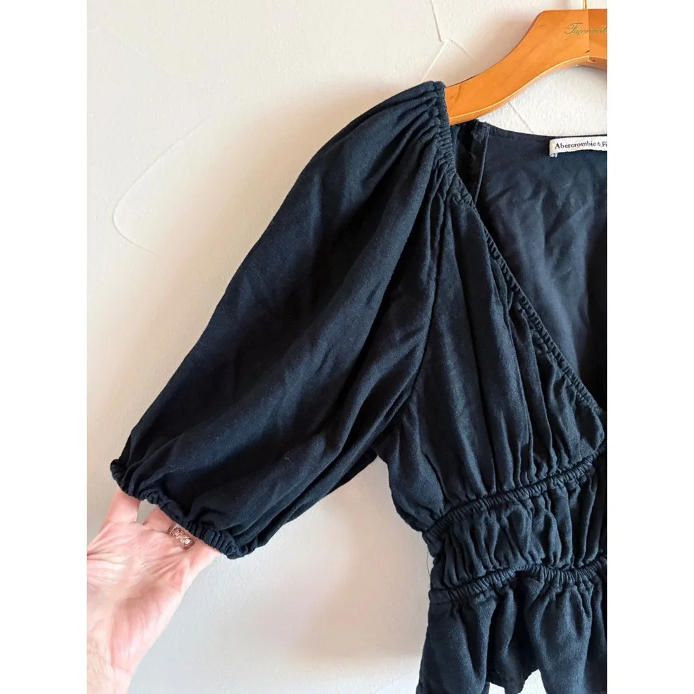 Abercrombie & Fitch Black Linen Blend Puff Sleeve Smocked Peplum Blouse‎ small